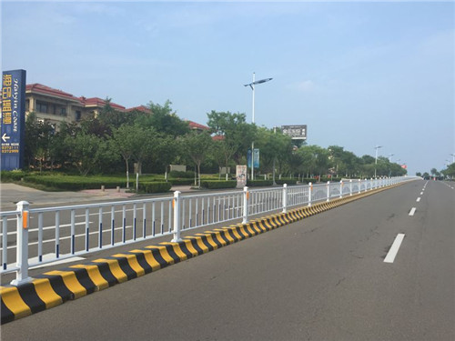 哪种款式材质的道路护栏适合您